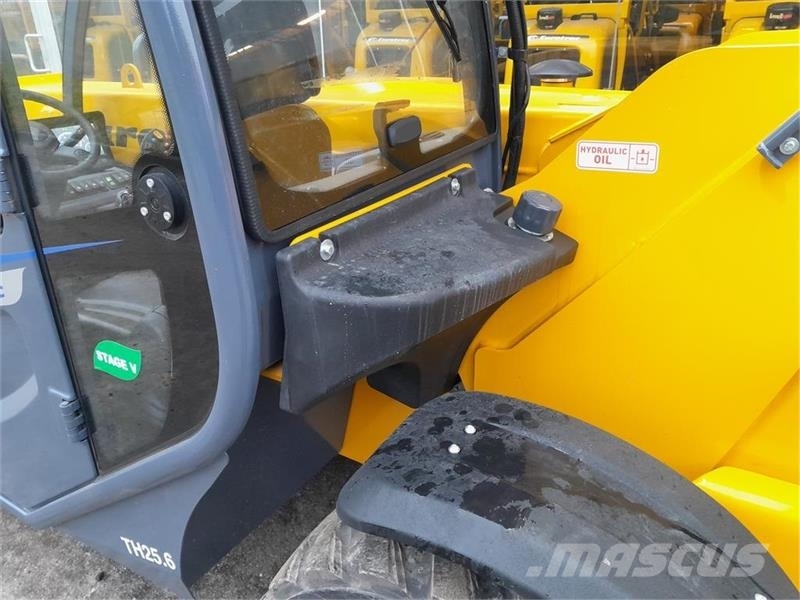 - - - EUROTRAC TH25.6 Telescopic handlers