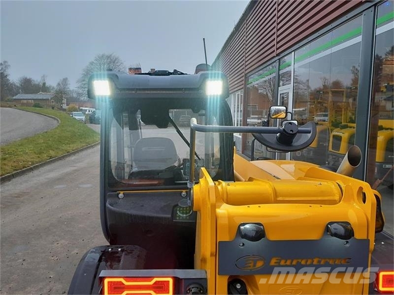 - - - EUROTRAC TH25.6 FABRIKS NY Telescopic handlers