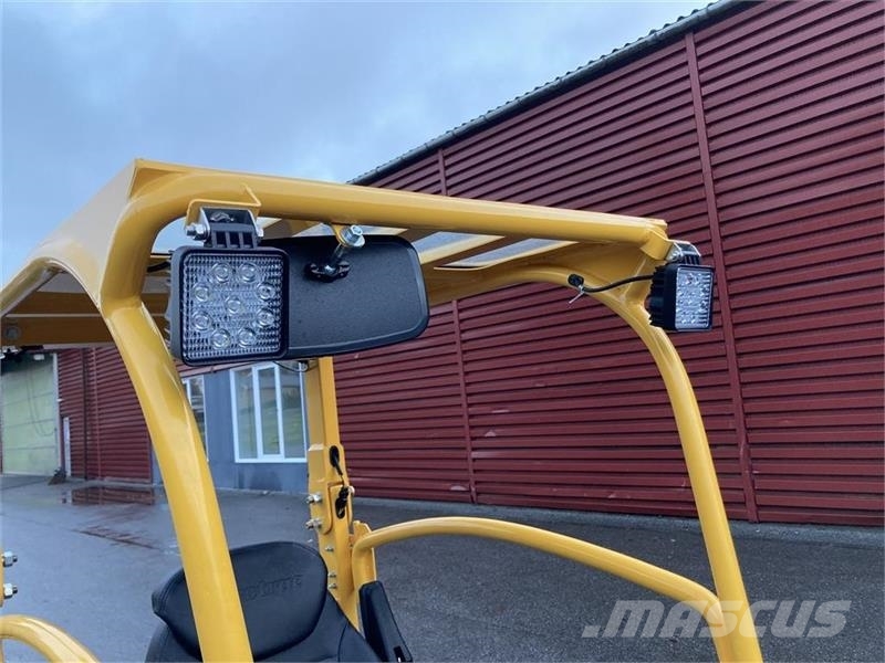 Eurotrac W10 STAGE 5 m. skovl og pallgafler Minilæsser - knækstyret