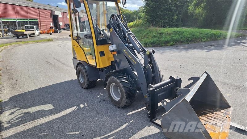 Eurotrac W11 med kabine Minilæsser - knækstyret