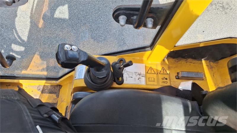 Eurotrac W11 med kabine Minilæsser - knækstyret