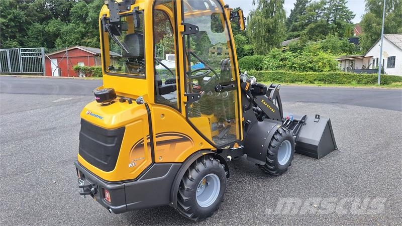 Eurotrac W11 mellem tårn og førerhus Mininakladače