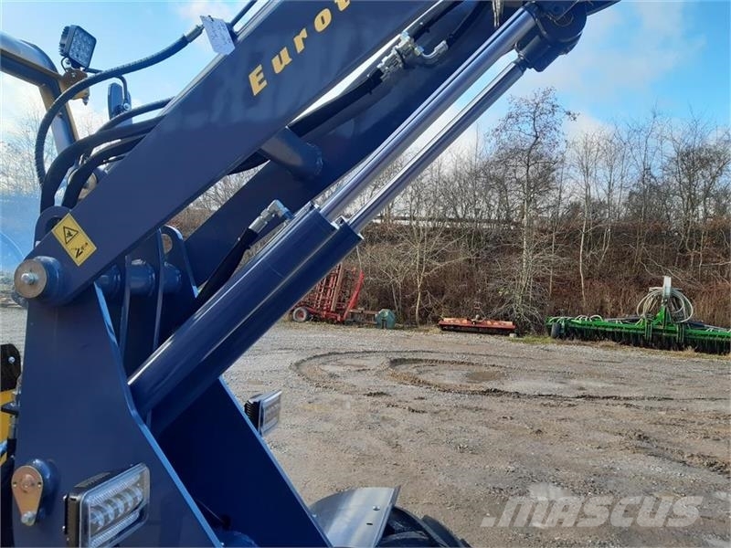 Eurotrac W12 F mellem tårn 小型装载机