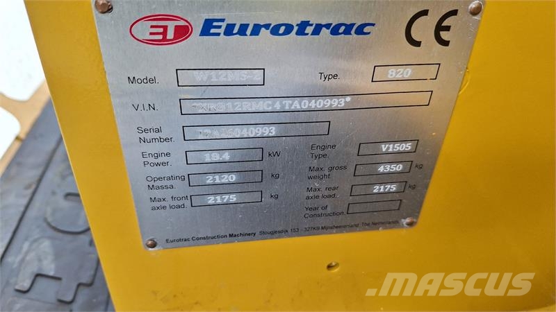Eurotrac W12S mellem tårn لوادر صغيرة