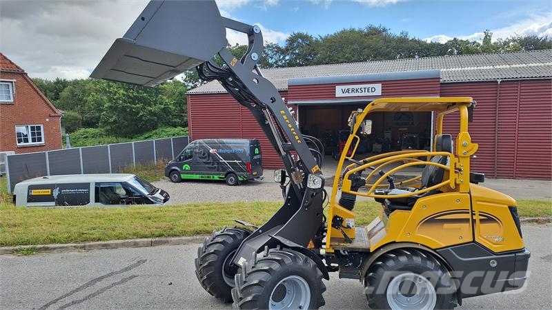 Eurotrac W12S mellem tårn لوادر صغيرة