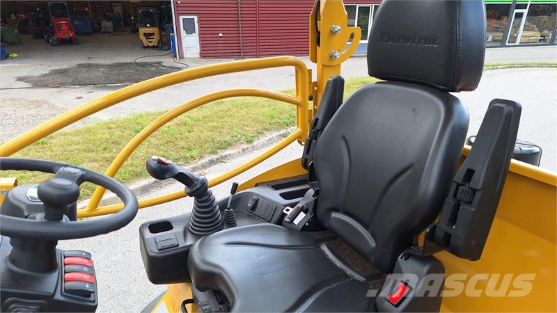 Eurotrac W12S mellem tårn لوادر صغيرة