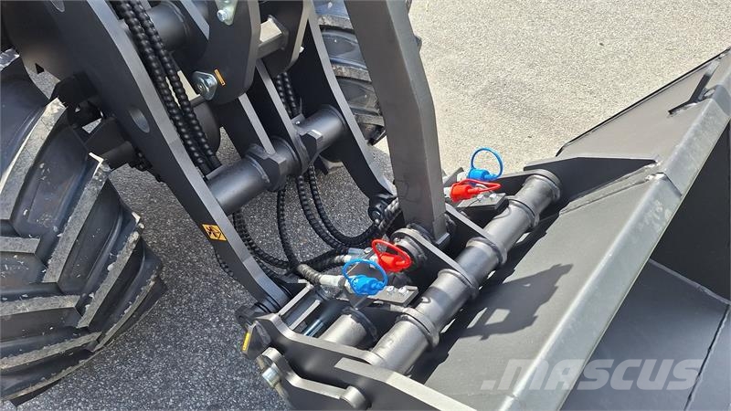 Eurotrac W12S W12S med førerhus, skovl og gafler لوادر صغيرة