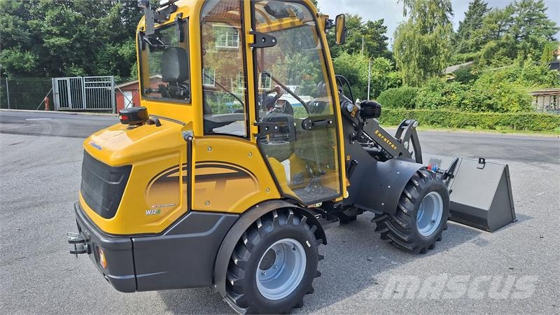 Eurotrac W12S W12S med førerhus, skovl og gafler لوادر صغيرة