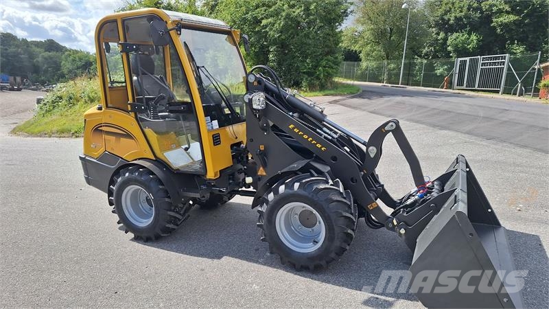 Eurotrac W12S W12S med førerhus, skovl og gafler لوادر صغيرة