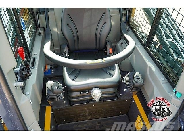  - - - XCMG XC760K Miniladers