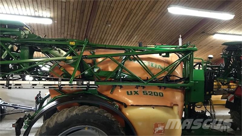 Amazone sprøjte UX5200 Vučene prskalice
