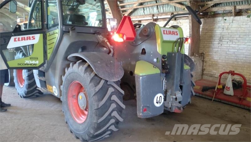 CLAAS SCORPION 7044 مناولات متداخلة