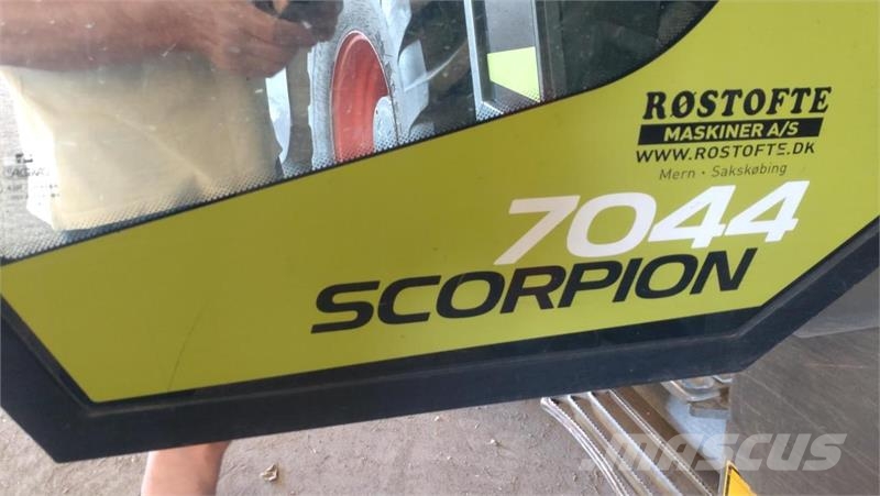 CLAAS SCORPION 7044 مناولات متداخلة