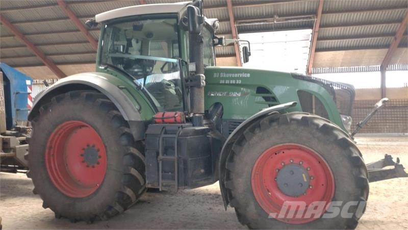 Fendt 924 VARIO Tractors