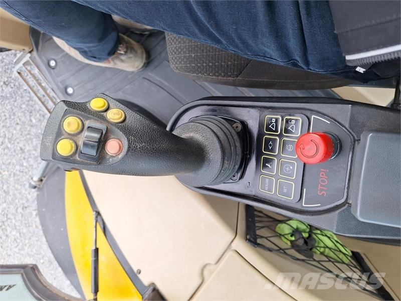 Hydrema 906F Retrocargadoras