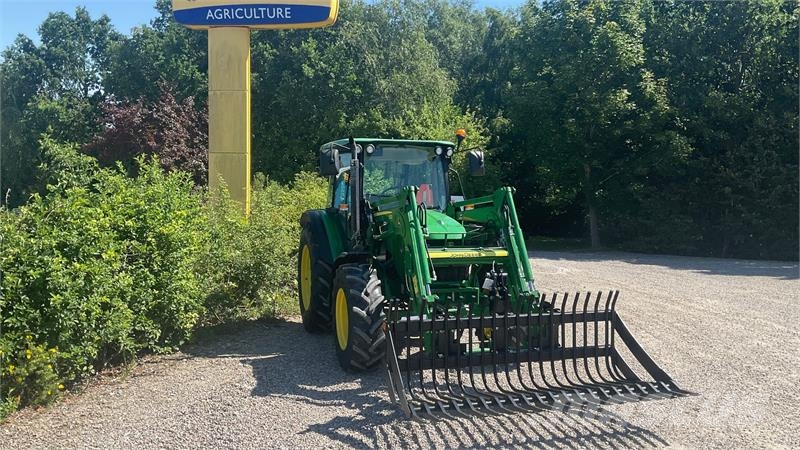 John Deere 5070M الجرارات