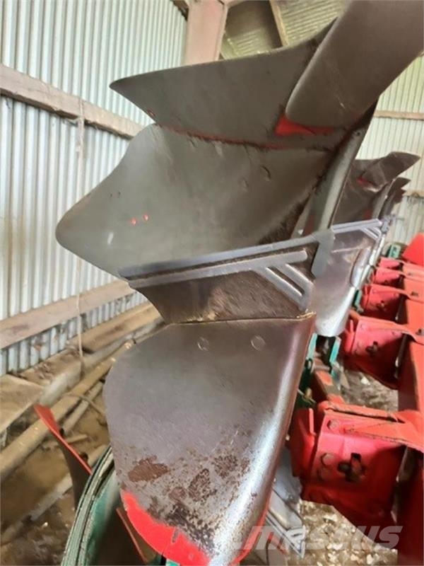 Kverneland PB 100 7 FURET Reversible ploughs