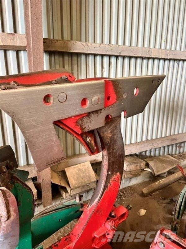 Kverneland PB 100 7 FURET Reversible ploughs