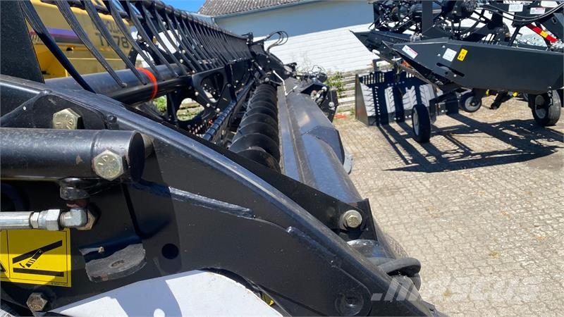 MacDon D60 Til Case IH eller New Holland Rezalne glave za kombajne