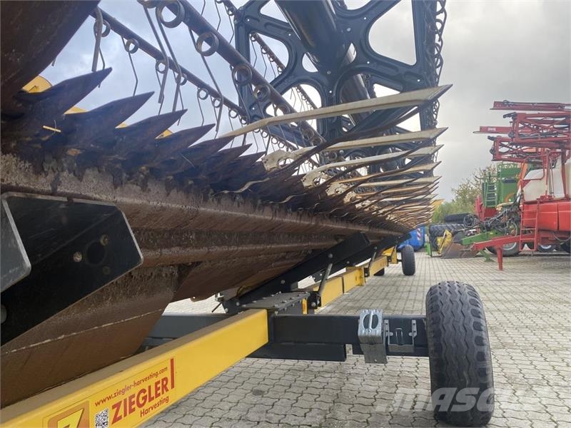 New Holland 30 FOD VARIFEED رؤوس الحصادات الدراسات
