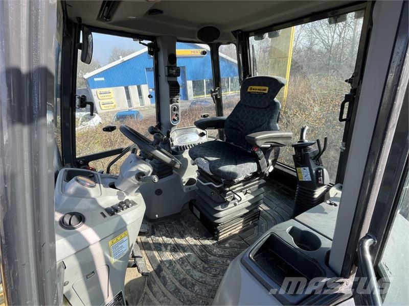 New Holland B115D TC SS 4 WD Tractopelle