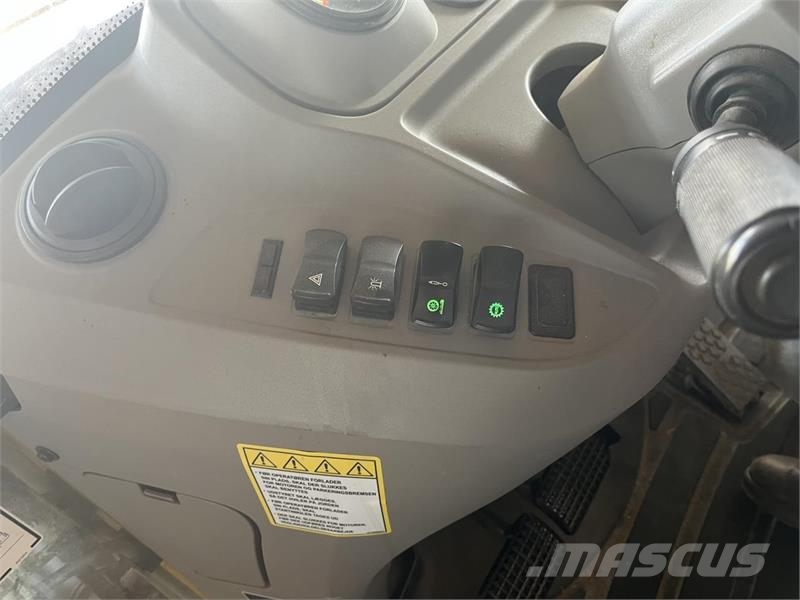 New Holland B115D TC SS 4 WD Tractopelle
