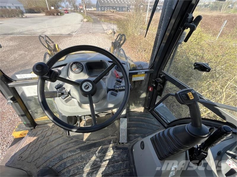 New Holland B115D TC SS 4 WD Tractopelle