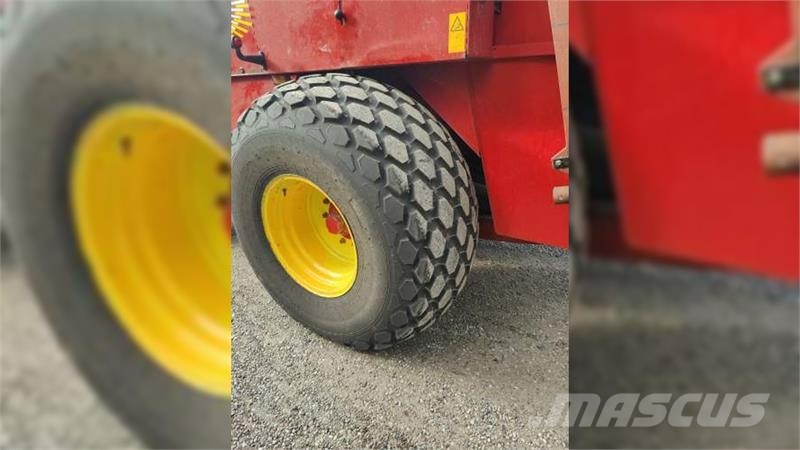 New Holland BB980 方形打捆機