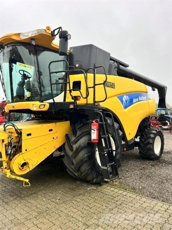 New Holland CR 9080 SLH 聯合收穫機