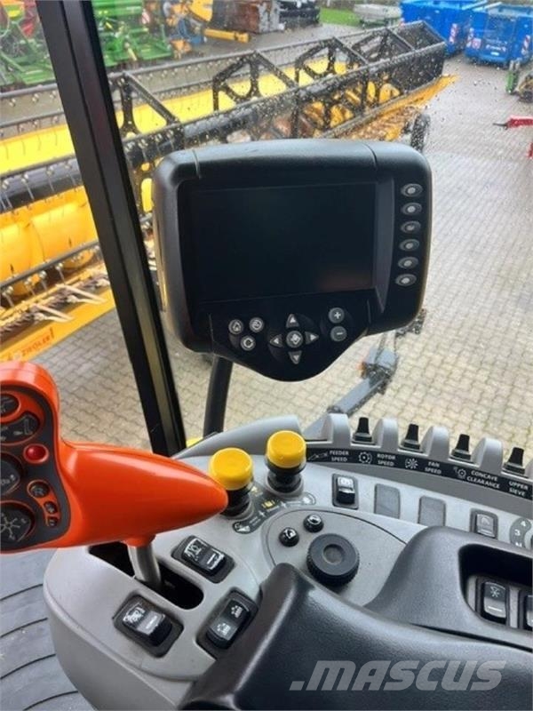 New Holland CR 9080 SLH 聯合收穫機
