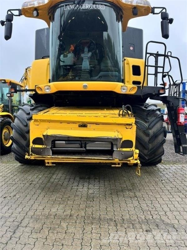 New Holland CR 9080 SLH 聯合收穫機