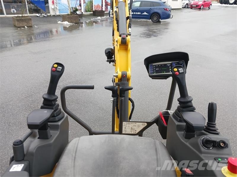 New Holland E15X ROLL-BAR 小型挖掘机
