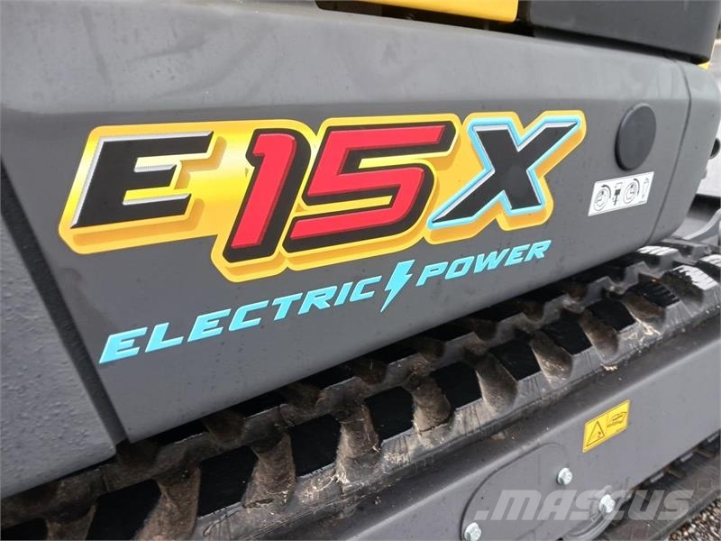 New Holland E15X ROLL-BAR 小型挖掘机