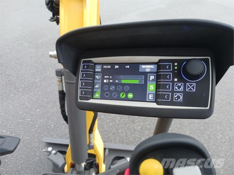 New Holland E15X ROLL-BAR 小型挖掘机