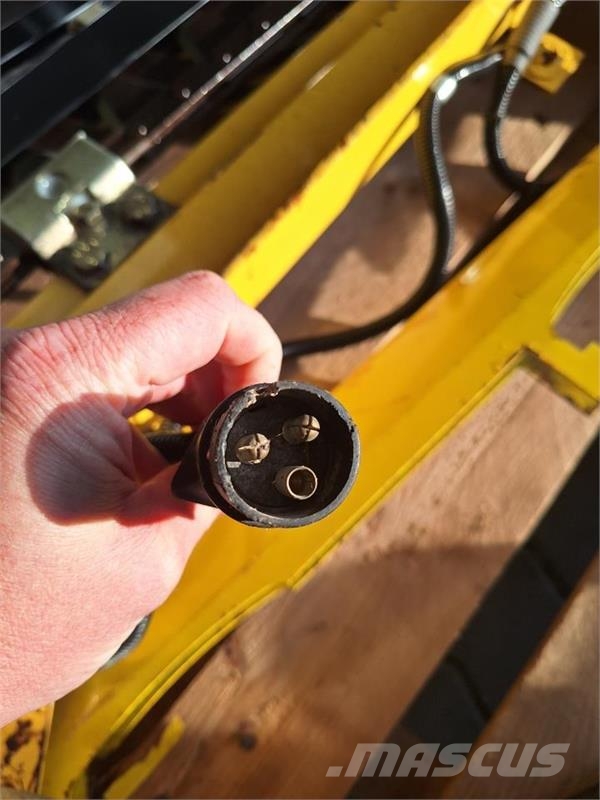New Holland ELEKTRISKE H.+V. Dodatna oprema za kombajne