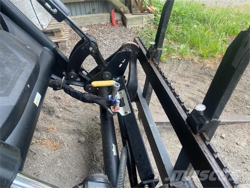 New Holland T7.215 S STAGE V Traktori