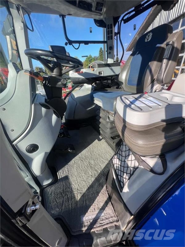 New Holland T7.270 AC STAGE V Traktori