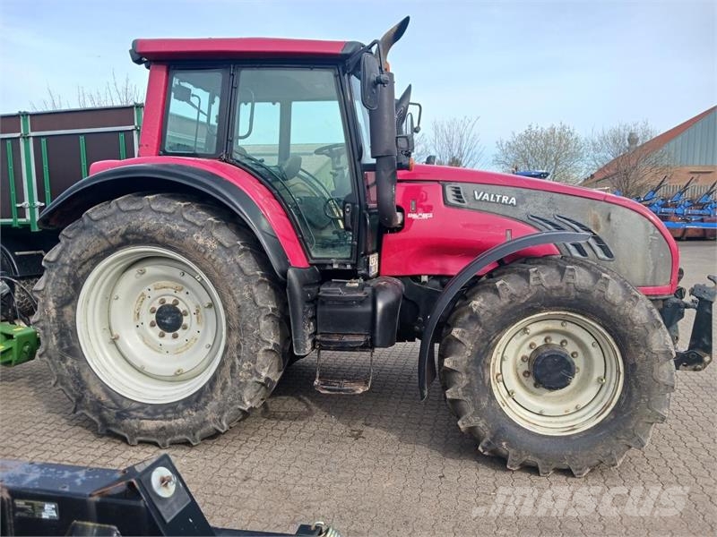Valtra T202 Tractores
