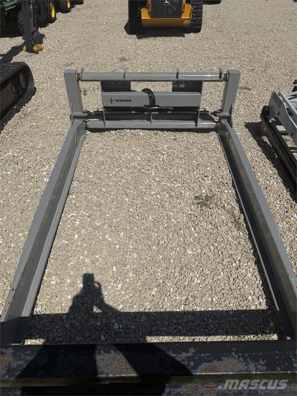AE15 Accumulator, KN615 Tie Grabber & SQ102 Squeez Rundbalspressar