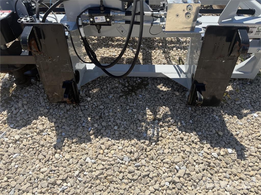 AE15 Accumulator, KN615 Tie Grabber & SQ102 Squeez Rundbalspressar