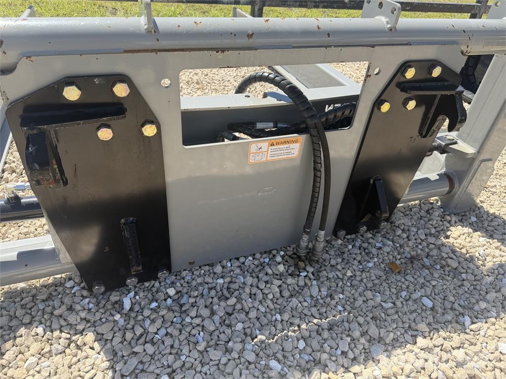 AE15 Accumulator, KN615 Tie Grabber & SQ102 Squeez Rundbalspressar