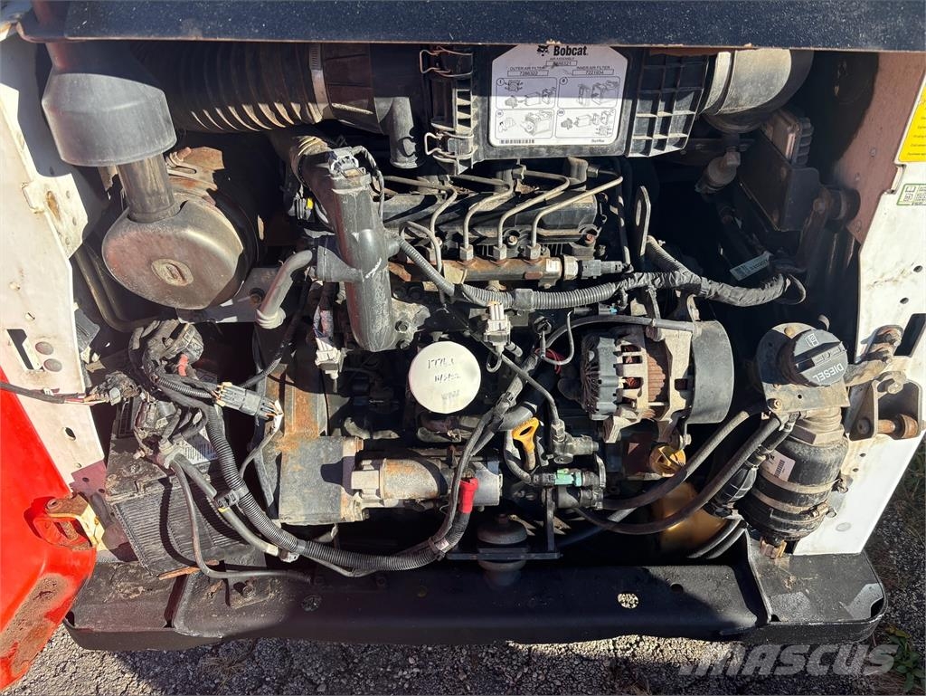 Bobcat S570 لوادر انزلاقية التوجيه