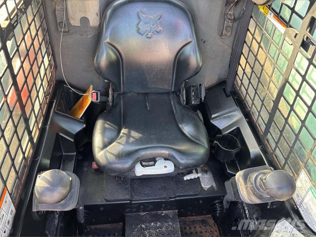 Bobcat S570 لوادر انزلاقية التوجيه
