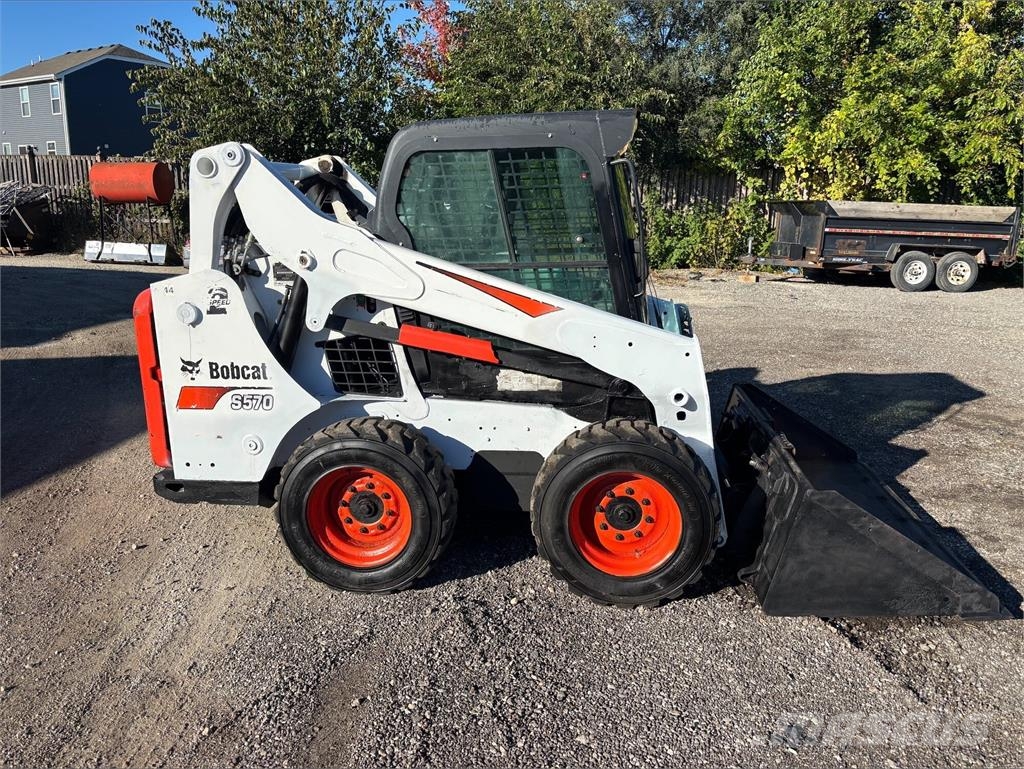 Bobcat S570 لوادر انزلاقية التوجيه