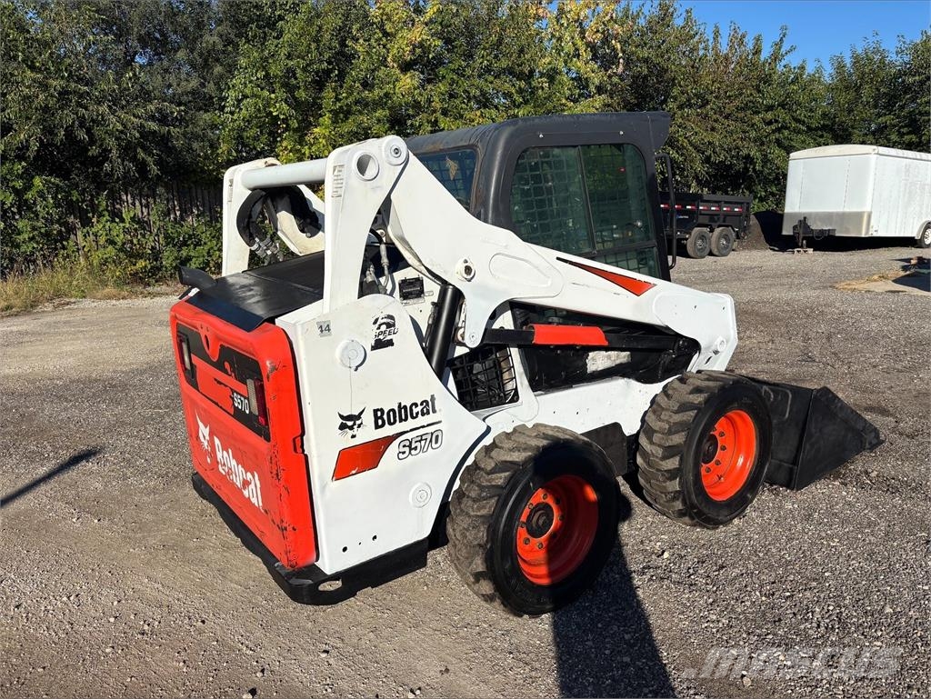 Bobcat S570 لوادر انزلاقية التوجيه