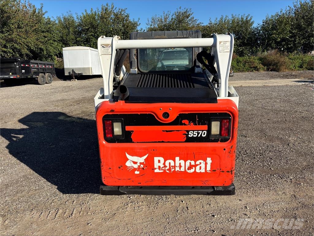 Bobcat S570 لوادر انزلاقية التوجيه