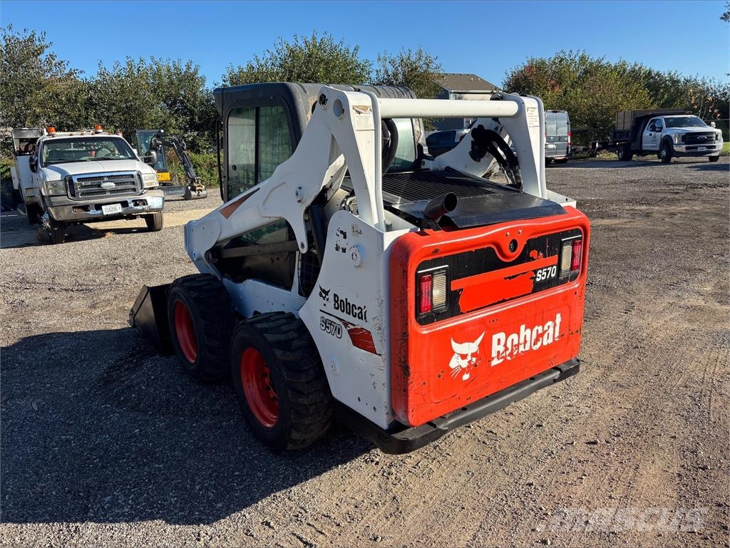 Bobcat S570 لوادر انزلاقية التوجيه