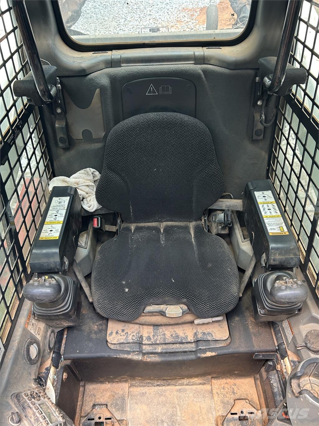 Bobcat T740 Mini nakladalci