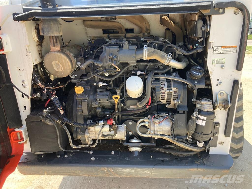 Bobcat T740 小型装载机