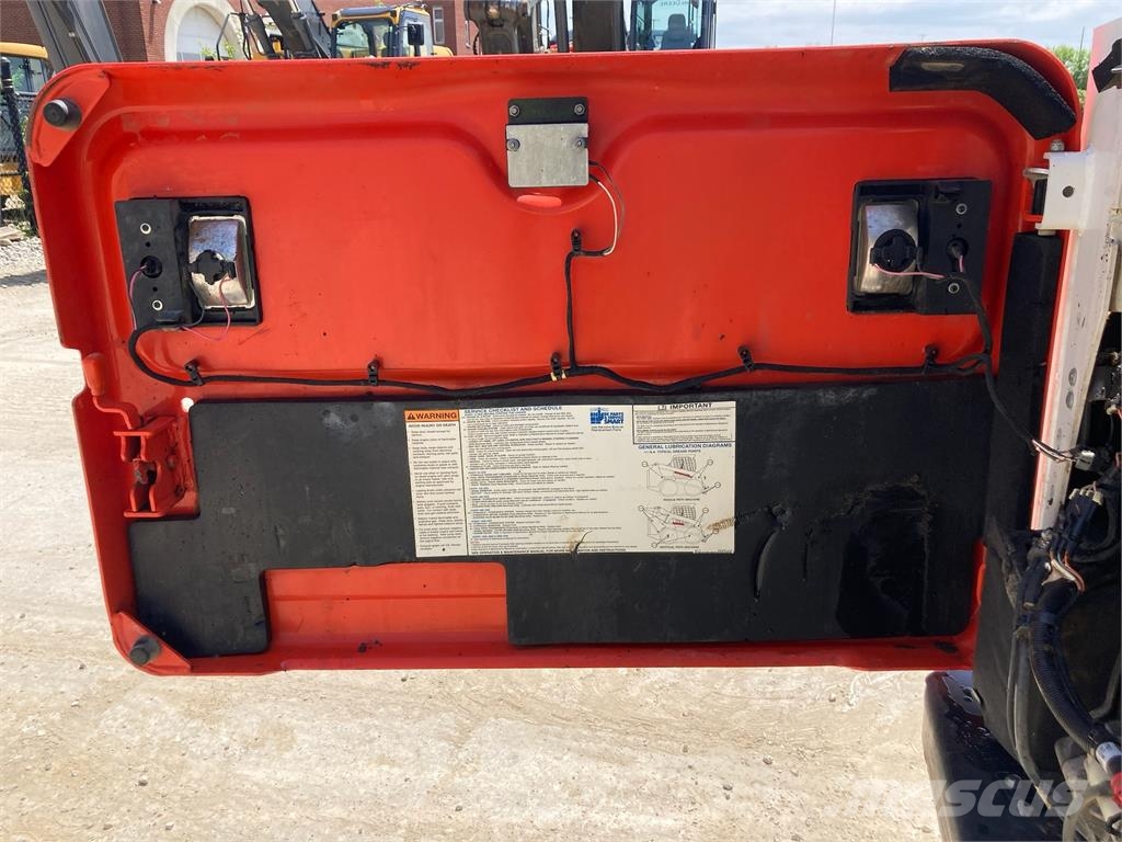 Bobcat T740 小型装载机